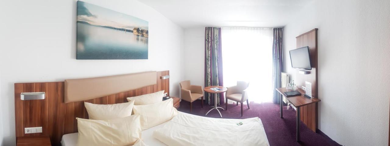 Hotel Loewen Meckenbeuren Bagian luar foto
