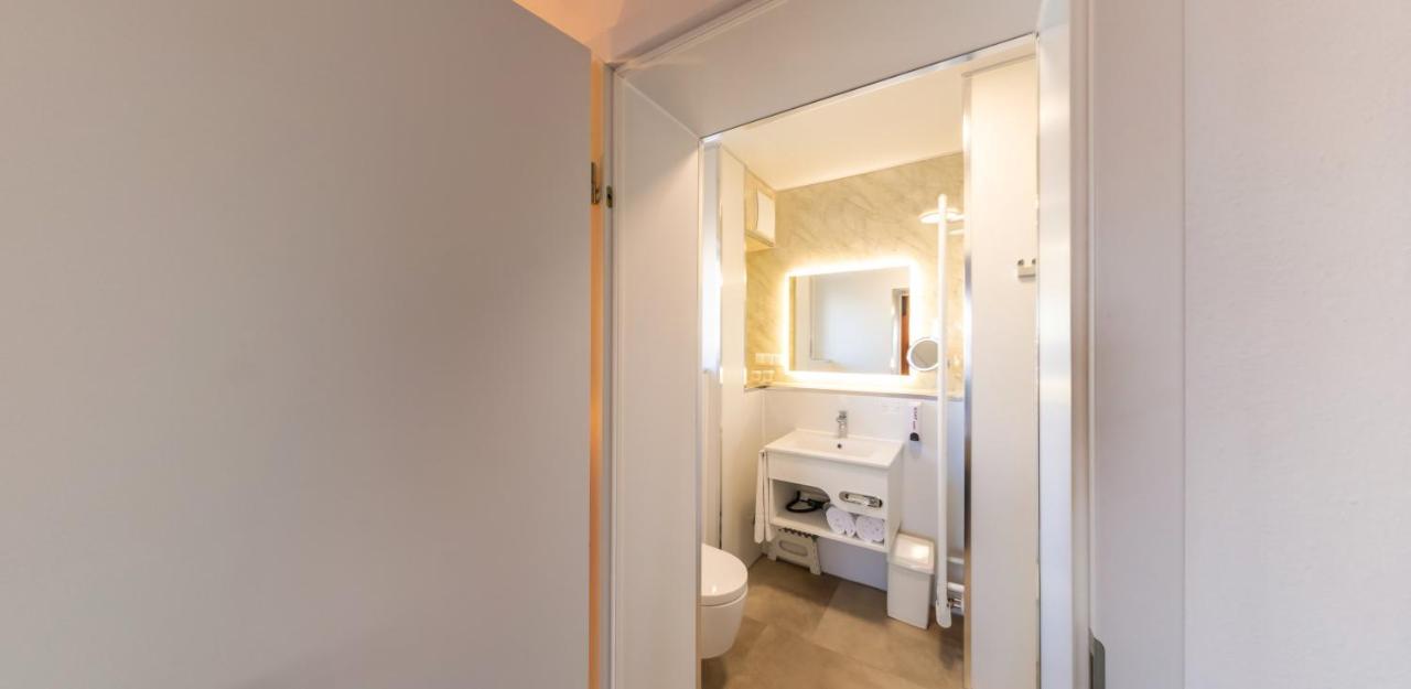 Hotel Loewen Meckenbeuren Bagian luar foto