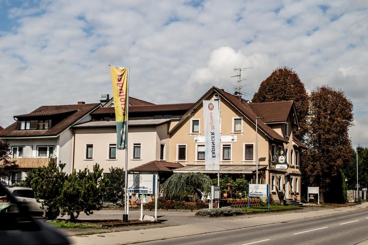 Hotel Loewen Meckenbeuren Bagian luar foto