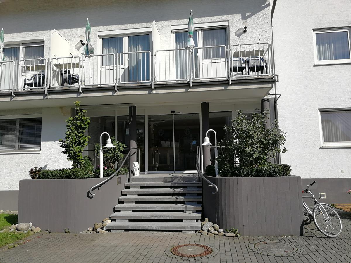 Hotel Loewen Meckenbeuren Bagian luar foto